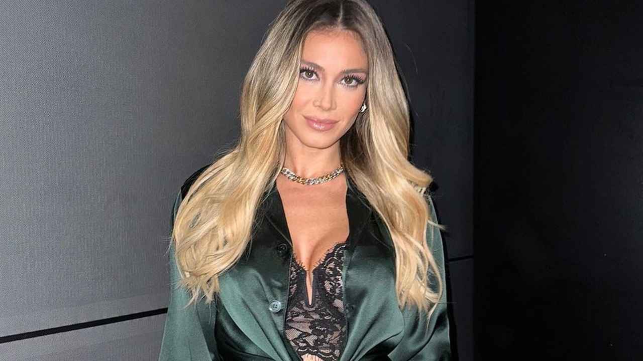 Diletta Leotta in bici a Miami è pazzesca: short mini e scollatura ipnotica 1 diletta-leotta-in-bici-a-miami-e-pazzesca:-short-mini-e-scollatura-ipnotica