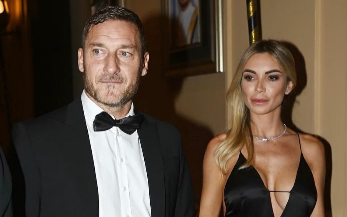 Francesco Totti e Noemi Bocchi per la prima volta ufficialmente insieme sul red carpet 1 francesco-totti-e-noemi-bocchi-per-la-prima-volta-ufficialmente-insieme-sul-red-carpet