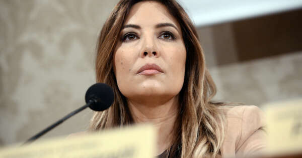 Dal lutto per la madre alle polemiche, Selvaggia Lucarelli contro gli hater: “Non accetto che mi si dica cosa dovrei provare” 1 dal-lutto-per-la-madre-alle-polemiche,-selvaggia-lucarelli-contro-gli-hater:-“non-accetto-che-mi-si-dica-cosa-dovrei-provare”