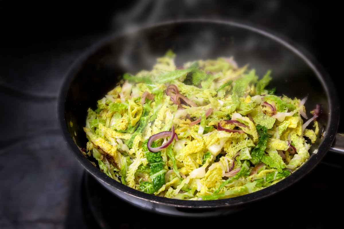 Ricetta del giorno: il contorno facile e gustoso con la verza | Buttalapasta 1 ricetta-del-giorno:-il-contorno-facile-e-gustoso-con-la-verza-|-buttalapasta