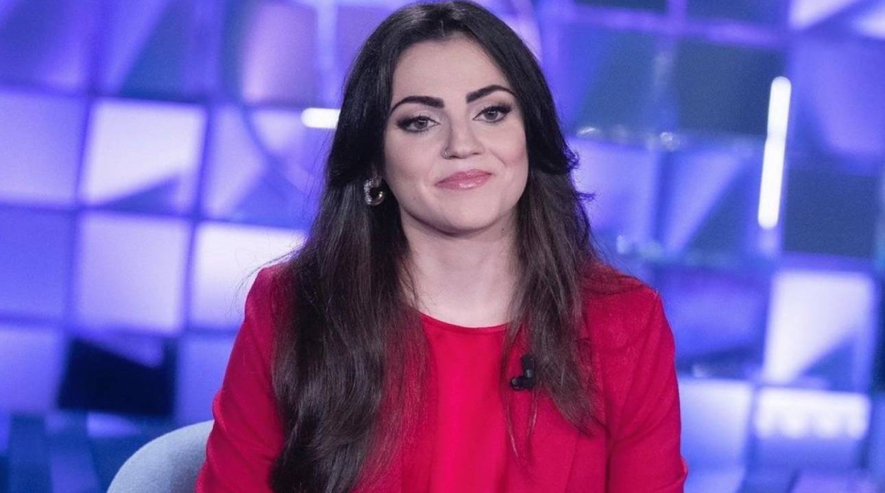 Unghie curate e piercing al naso: l’assurda teoria su Suor Cristina 1 unghie-curate-e-piercing-al-naso:-l’assurda-teoria-su-suor-cristina
