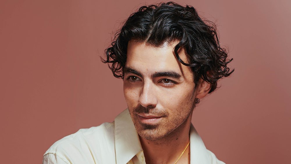 joe-jonas-explains-why-he’s-in-therapy,-recalls-‘spider-man’-audition-and-being-directed-by-sophie-turner-for-his-‘devotion’-self-tape
