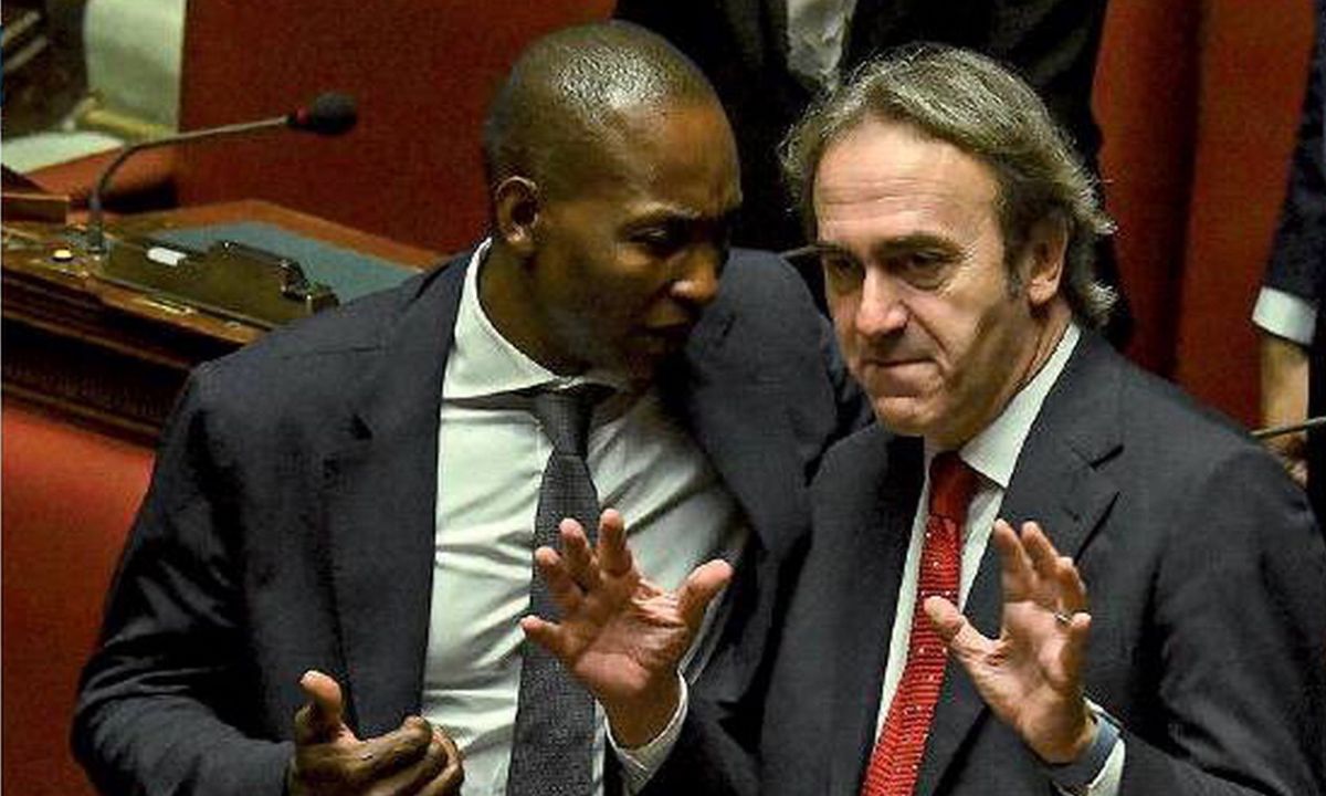 «Noi garantisti». Bonelli e Fratoianni vicini a Soumahoro. Ma è ancora scontro 1 «noi-garantisti»-bonelli-e-fratoianni-vicini-a-soumahoro.-ma-e-ancora-scontro