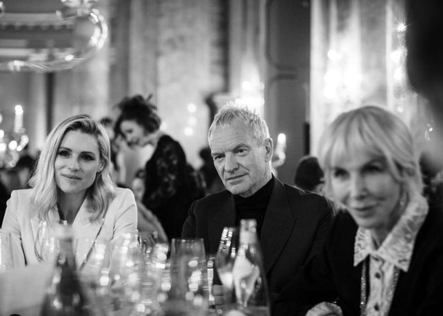 «Che onore a tavola con Sting», «Ecco, ora ti invidio», «Fortunella» hanno commentato i follower 1 «che-onore-a-tavola-con-sting»,-«ecco,-ora-ti-invidio»,-«fortunella»-hanno-commentato-i-follower