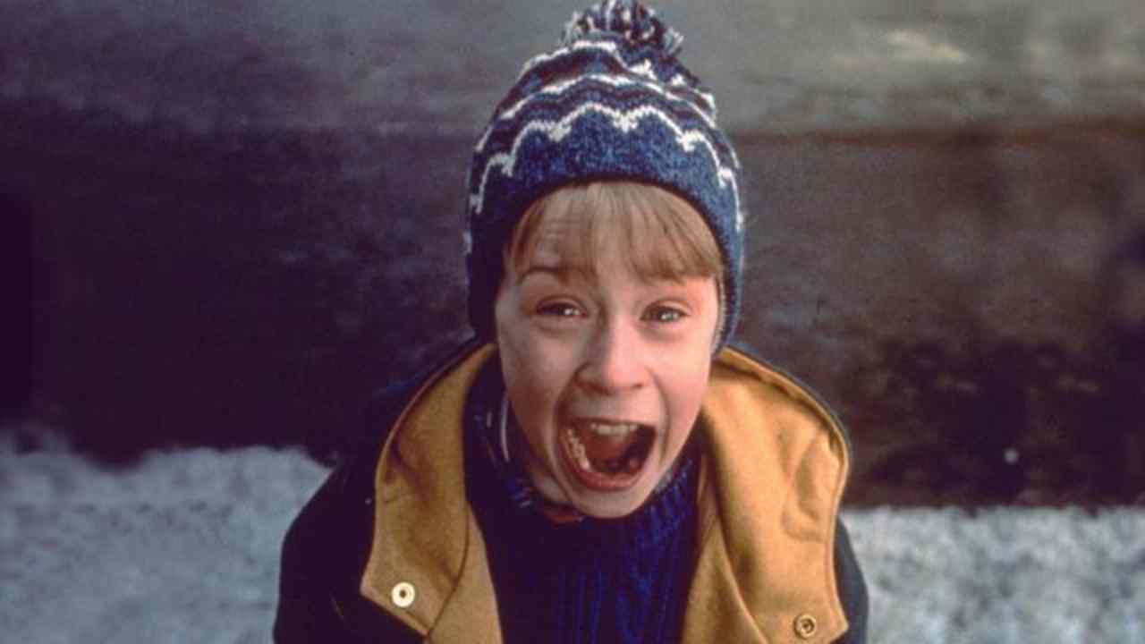 “Mamma, ho perso l’aereo”: che fine ha fatto il piccolo Kevin 1 “mamma,-ho-perso-l’aereo”:-che-fine-ha-fatto-il-piccolo-kevin