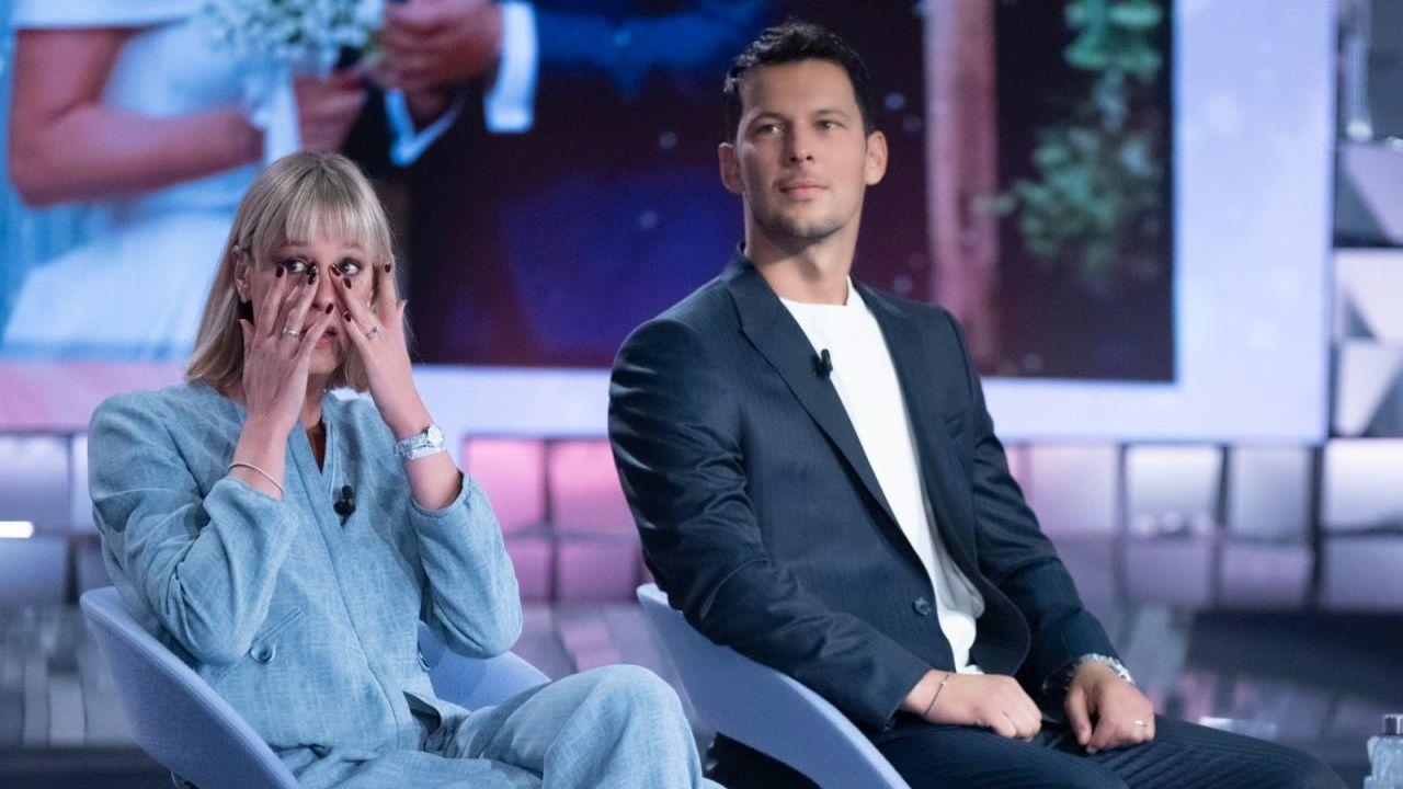 “Ridicoli, di cattivo esempio”. Bufera su Federica Pellegrini e Matteo Giunta: furia per il loro gesto 1 “ridicoli,-di-cattivo-esempio”.-bufera-su-federica-pellegrini-e-matteo-giunta:-furia-per-il-loro-gesto
