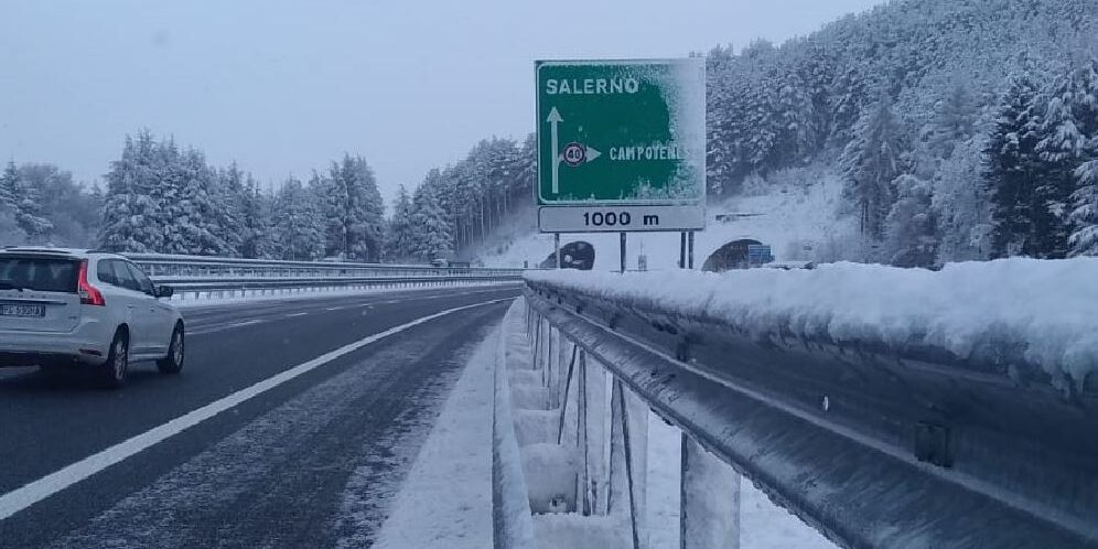 Maltempo, bufere di neve e gelicidio non fermano il traffico sull’A2 Salerno-Reggio Calabria: “un successo per la gestione di Anas” 1 maltempo,-bufere-di-neve-e-gelicidio-non-fermano-il-traffico-sull’a2-salerno-reggio-calabria:-“un-successo-per-la-gestione-di-anas”