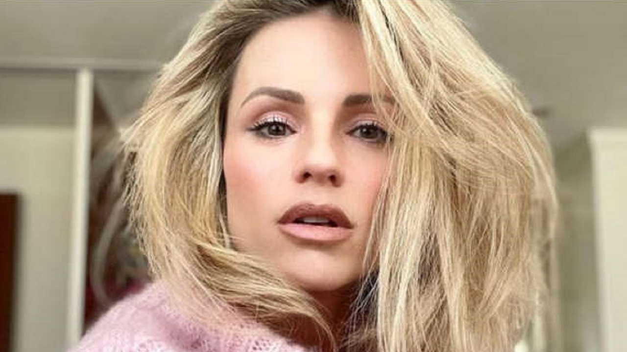 “Questa cosa è pesantissima”. Michelle Hunziker, si è visto tutto di Tomaso Trussardi 1 “questa-cosa-e-pesantissima”.-michelle-hunziker,-si-e-visto-tutto-di-tomaso-trussardi