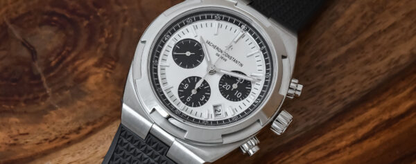 hands-on-–-the-captivating-&-coveted-vacheron-constantin-overseas-chronograph-panda-dial