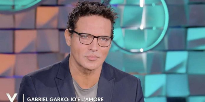“Scelsi nome d’arte per proteggere famiglia”/ “Miei genitori complici” 1 “scelsi-nome-d’arte-per-proteggere-famiglia”/-“miei-genitori-complici”