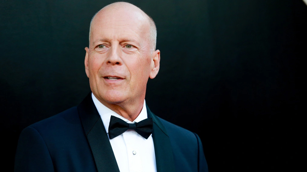 bruce-willis’-wife-tells-paparazzi-to-stop-yelling-at him-after-dementia-diagnosis:-let-him-get ‘from-point-a-to-point-b safely’