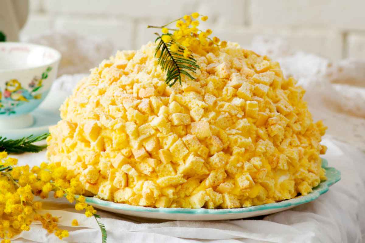 Dolce del giorno: la torta mimosa classica per l'8 marzo 1 dolce-del-giorno:-la-torta-mimosa-classica-per-l'8-marzo