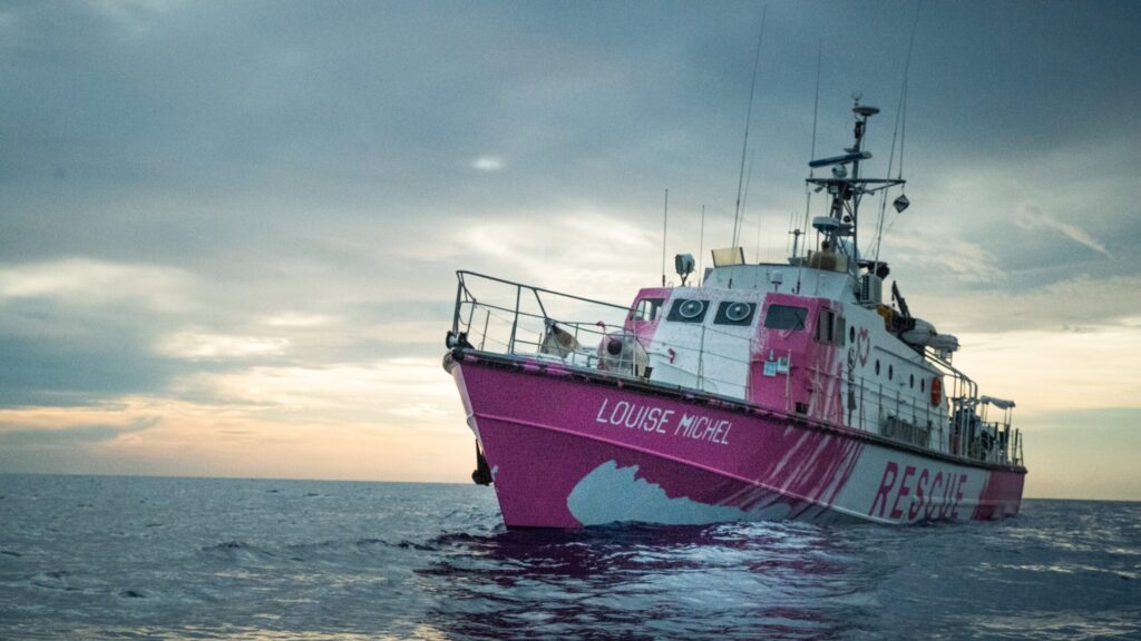 Troppi salvataggi nel Mediterraneo, fermata la nave ong Louise Michel di Banksy 1 troppi-salvataggi-nel-mediterraneo,-fermata-la-nave-ong-louise-michel-di-banksy