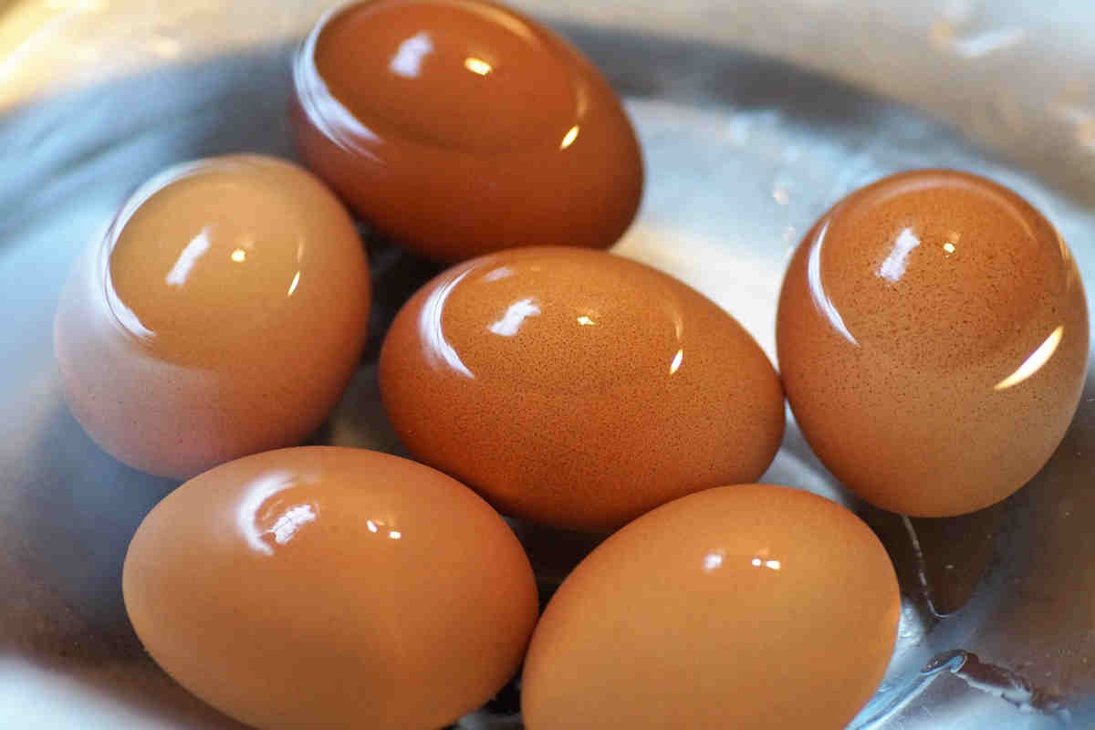 Uova sode: i segreti per sgusciarle alla perfezione senza rompere il bianco 1 uova-sode:-i-segreti-per-sgusciarle-alla-perfezione-senza-rompere-il-bianco